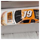 Action 1/24 Yellow Racing Mike Skinner #19