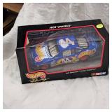 Hot Wheels 1/24 Kyle Petty #44