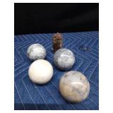 4 Marble balls and an agate sphere