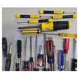 G - Large Assorted Screwdriver Collection - Flathead and Phillips Mixed Set