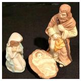 LL-TR - Ceramic Nativity Scene Set with Wood Stable - 11 Piece Holiday Display
