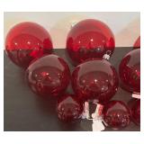 FR - Set of Red Holiday Ornaments
