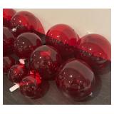 FR - Set of Red Holiday Ornaments
