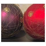 S - Set of 2 Ornaments with Gold Mesh Accents