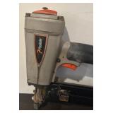 FR - Paslode S200-S16 16 Gauge Pneumatic Crown Stapler