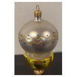 FR - Christmas Ornament with Gold and Red Accents