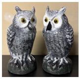 G - Set of 2 Decorative Yard Owls