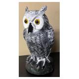 G - Set of 2 Decorative Yard Owls