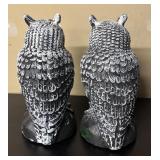 G - Set of 2 Decorative Yard Owls