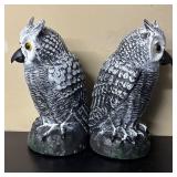 G - Set of 2 Decorative Yard Owls