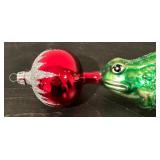 FR - Prague Glass Frog and Red Ball Ornament