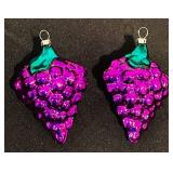 S - Set of 2 Vintage 4-Inch Glass Grape Cluster Christmas Ornaments