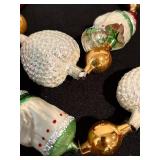 TR -Holiday Garland with Ornaments and Beaded Accents