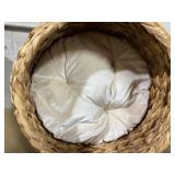 PawHut Handwoven Elevated Cat Bed with Soft Cushion & Egg Chair Shape, Basket Bed Kitty House with Stand, Raised Wicker House for Indoor Cats, 23.5" H, Light Brown