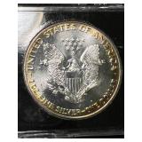 1988 AMERICAN SILVER EAGLE 1 TROY OZ .999 FINE SILVER IN CASE