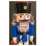 LL-S - 13-Inch Erzgebirgische Volkskunst German Nutcracker Drummer