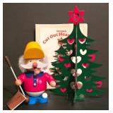 LL-S - Holzkunst Christian Ulbricht Smoker Figure and Wooden Cut Out Heart Tree