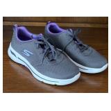 MB - Skechers Air-Cooled Arch Fit Shoes Gray with Purple Accents Size 10