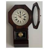 LL  - Beautiful Vintage Bulova Calendar Wall Clock
