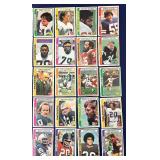 DR - Lot of 30 1977 Topps NFL Football Trading Cards