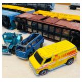 LR - HO Scale Train Set with Tyco Transformer, Track, Rail Cars, and Hot Wheels Vehicles