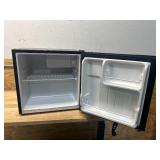 Avanti Compact Refrigerator RM16J1B