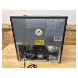 Avanti Compact Refrigerator RM16J1B