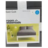 Room Essentials - Satin Quilt