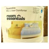 Room Essentials - Microfiber Floral Comforter