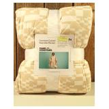 Room Essentials - Oversized Quilted Wearable Blanket Room Essentials 60inx80in