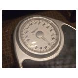 Thinner® 350-lbs Floor Scale