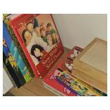 Lot of (1 Shelf) - Ocean, Wild Animals, Wizard of Oz, Pop Up Book Hungry Caterer, Ladybird Tales, Books