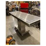 Metal Table (596243)