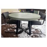 O Stylish Round Outdoor Patio Table with 4 Chairs