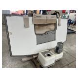 Kitchen counter - used - Good condition! 94x46.5 (39in on the outside edges)