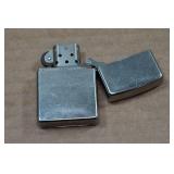 *2* Vintage Lighters