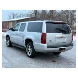 2011 CHEVROLET SUBURBAN LT * 1 Owner | 4x4 | No Accidents* (NO RESERVE)