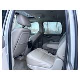 2011 CHEVROLET SUBURBAN LT * 1 Owner | 4x4 | No Accidents* (NO RESERVE)