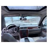 2011 CHEVROLET SUBURBAN LT * 1 Owner | 4x4 | No Accidents* (NO RESERVE)