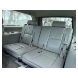 2011 CHEVROLET SUBURBAN LT * 1 Owner | 4x4 | No Accidents* (NO RESERVE)