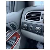 2011 CHEVROLET SUBURBAN LT * 1 Owner | 4x4 | No Accidents* (NO RESERVE)