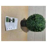HOMCOM 20.5" Artificial Boxwood Topiary Tree Potted Indoor Fake Plant for Home Office & Living Room Decor