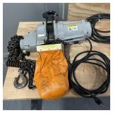 4400 lb Chain Hoist lot
