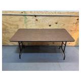 Folding table