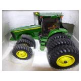 Ertl John Deere 8520 Die-Cast Tractor