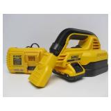 Excellent Working DEWALT Cordless Wet Dry Vac w/Battery & Charger