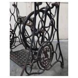 Excellent Antique Cast Iron SINGER Sewing Machine Cabinet Base