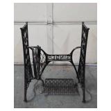 Excellent Antique Cast Iron SINGER Sewing Machine Cabinet Base