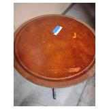 Antique Georgian-style Mahogany drum table with toolded leather top