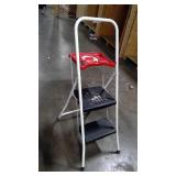 Medium duty two step ladder